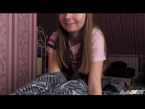 ❤️ Blondie duboko siše svoju drugu prijateljicu i dobiva spermu u usta Super seks na bs.pornoincest.ru ❤