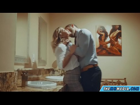 ❤️ Kad te prsata plavuša zavede u javnom toaletu Super seks na bs.pornoincest.ru ❤